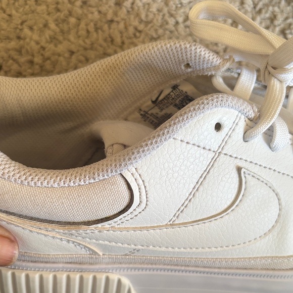 Nike Women's White Sneakers - Picture 6 of 8